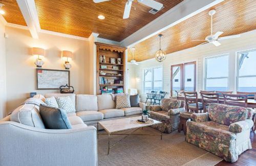 Southpointe Casa | Hunker Down Gulf Winds