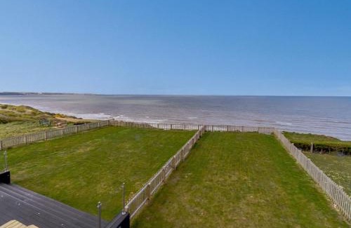 Reighton Casa | Hunroe Brow