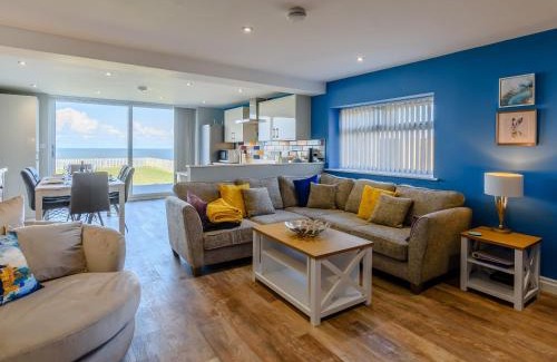 Reighton Casa | Hunroe Brow