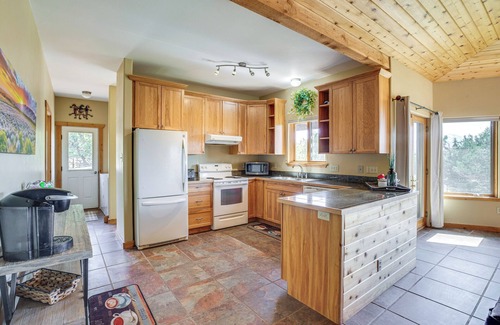 Hotchkiss Casa | Fenced-In Yard & Grill: Hotchkiss Getaway!