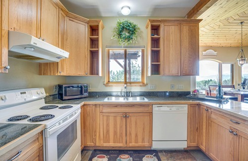 Hotchkiss Casa | Fenced-In Yard & Grill: Hotchkiss Getaway!