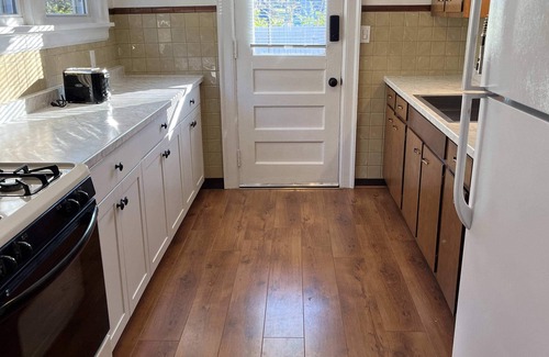 Norwood Casa | Hunter #1, Private One Bed near Xavier & Downtown