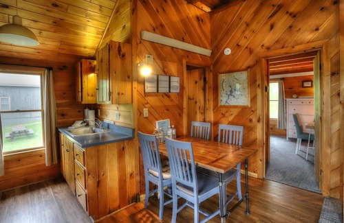 Rangeley Casa | ¡Hunter Cove Cabin # 3 en la comunidad de Hunter Cove Cabins!