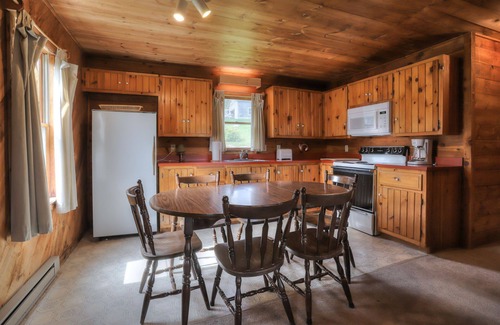 Rangeley Casa | ¡Hunter Cove Cabin # 5 en la comunidad de Hunter Cove Cabins!