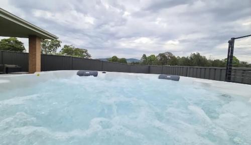 Hunter Valley Casa | Hunter Explorer - Games Room & Outdoor Spa