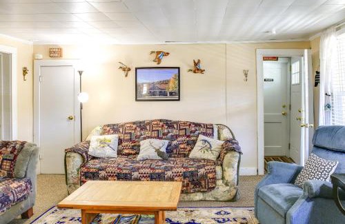 Hunter Casa | Hunter Home with Fire Pit and Yard On Main Street!