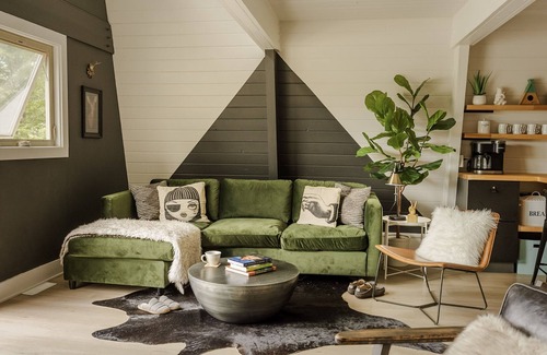 Hunter Cabina | Hunter Lakefront House: Ski, Swim, Boat, Fish, Hike, Fire pit & Dog Friendly