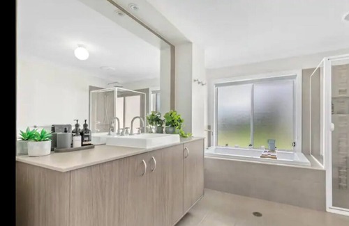 Millfield Casa | Hunter Retreat with Cinema / Games / Fireplace