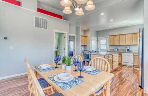 Boyd Acres Casa | Hunter's Circle- Mountain Views, Dok Ok, with a Fenced Yard, Close to Town
