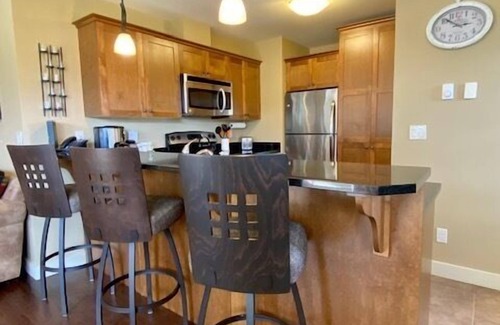 Golden Condominio | Hunter's Hideaway: 1 bedroom top level, cozy mountain condo