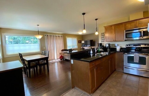 Golden Condominio | Hunter's Hideaway: 1 bedroom top level, cozy mountain condo