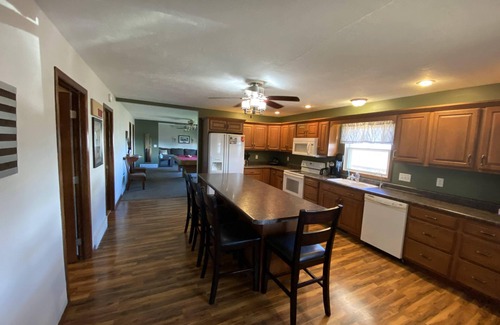 Canistota Casa | Hunters Getaway