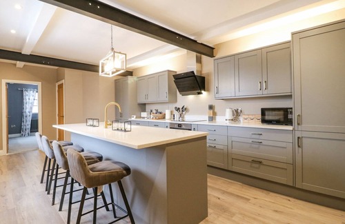 Milford Cabaña | HUNTERS LODGE AT WILDERSLEY FARM, pet friendly in Belper