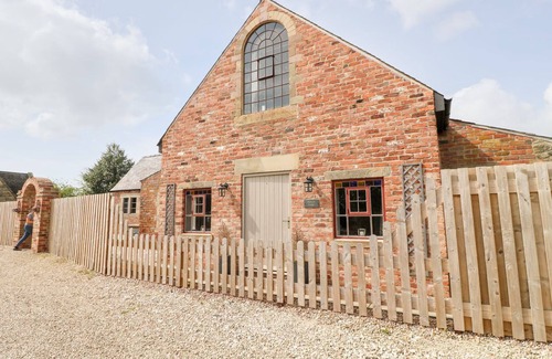 Milford Cabaña | Hunters Lodge at Wildersley Farm