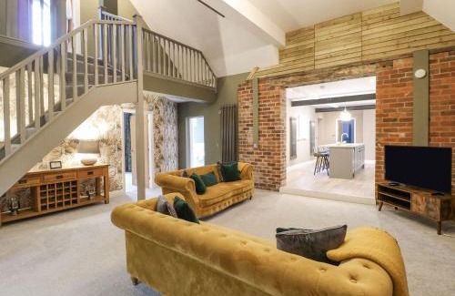 Milford Casa | Hunters Lodge at Wildersley Farm