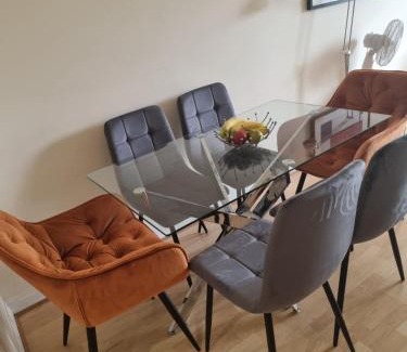 Reading Casa | Hunters Wharf River View by Select SA
