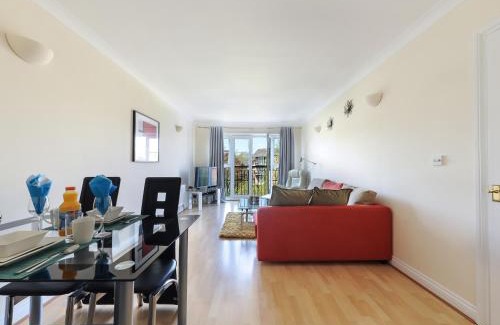 Reading Casa | Hunters Wharf River View by Select SA
