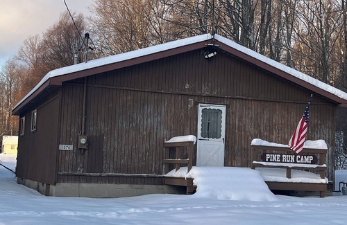 Ridgway Cabina | HUNTING: Nice Quiet 3-bedroom cabin in Ridgway, on top of 2,200ft Bootjack Mtn.