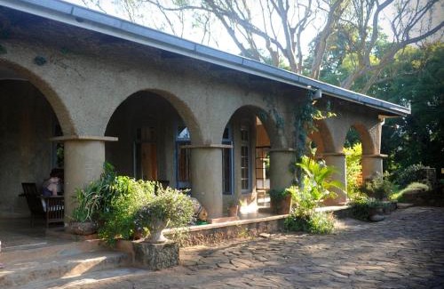 Thyolo Cabina | Huntingdon House and Chawani Bungalow