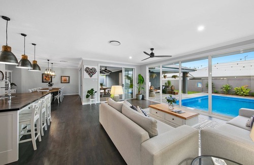 North Rothbury Casa | Huntlee Pool Luxe House