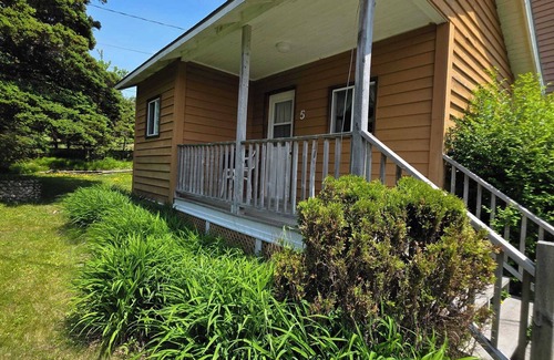Hunts Point Cabina | Hunts Point 1-BR Coastal Retreat - Cottage # 5