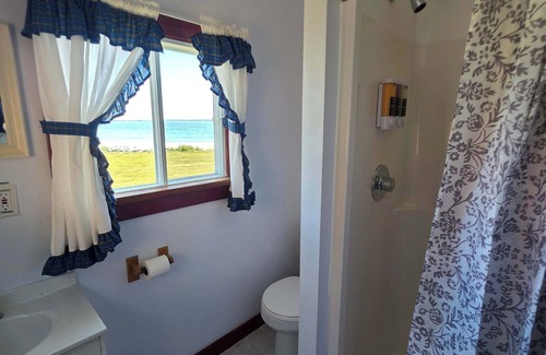 Hunts Point Cabina | Hunts Point 1-BR Coastal Retreat - Cottage # 8