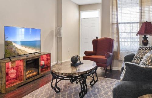 Huntsville Apartamento | Huntsville Mid-City Serenity Oasis - Private Apartment in Gated Community