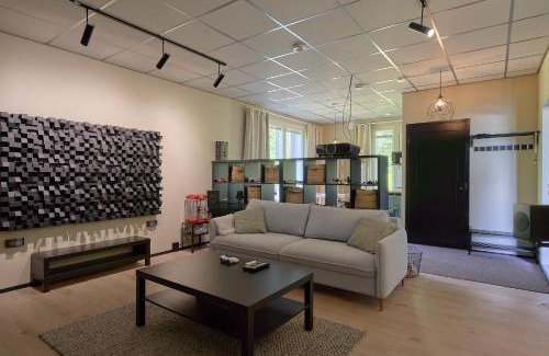 Lahti Apartamento | Huoneisto elokuvateatterilla Studio apartment with the movie theater