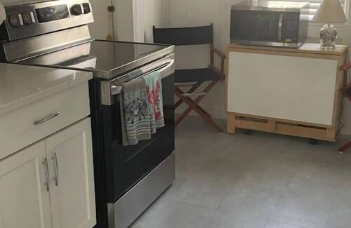 Huron Casa | Huron Beach Cottage with Game Room