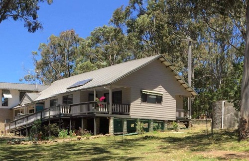 Bingie Cabaña | Hurstwood Cottage where beach and bush combine
