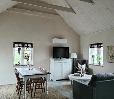 Sjorup Casa | Hus i mysig by nära havet
