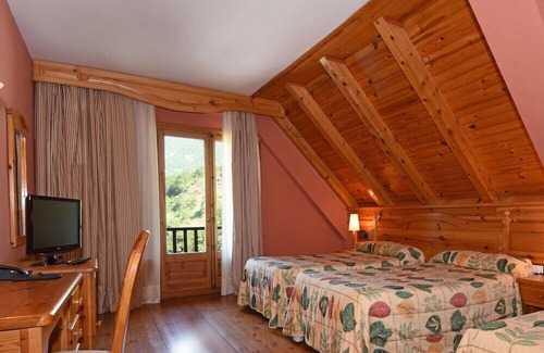 Tredos Hotel | Husa Orri