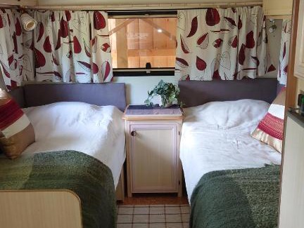 Osthammar Apartamento | Husvagn i lantlig miljö Roslagen