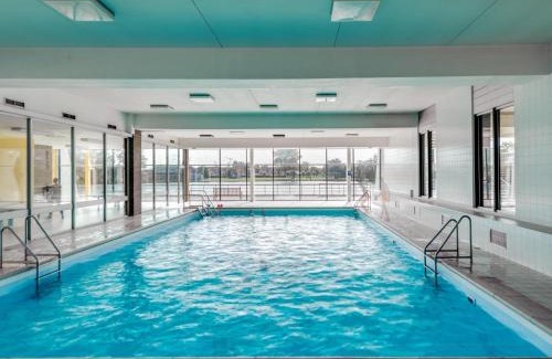 Knokke-Heist Apartamento | Huswell - Apartment with lake view & common indoor pool