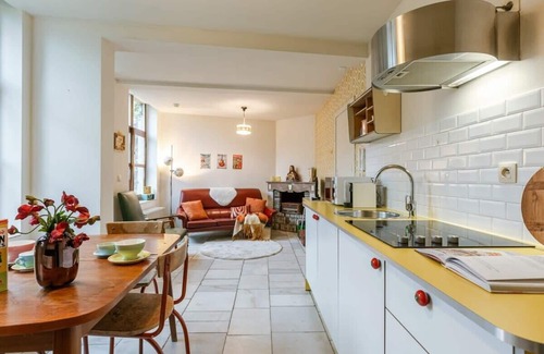 Heilig Kerst Apartamento | Huswell - Retro apartment with cozy city garden