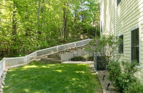 Fletcher Villa | Hutch Mtn Villa -Hot tub,pool table,air hockey,grill,Views!!!