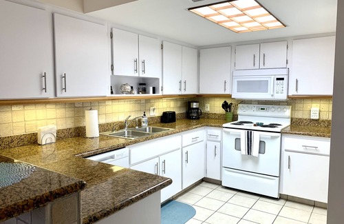 Fort Pierce Condominio | Hutchinson Island Dog Friendly Cozy Condo. Directly across from the BEACH!