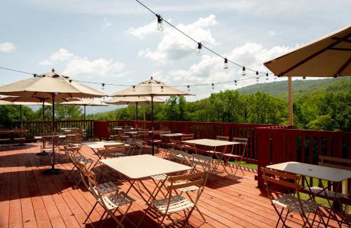 Brainard Otro | Huttopia Berkshires