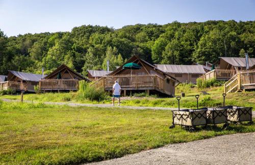 Brainard Otro | Huttopia Berkshires