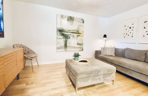 Consecon Casa | Huycks House - Prince Edward County Retreat Near Wineries and Beaches