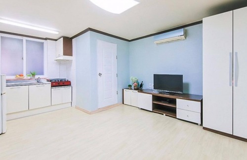 Hwaseong Casa | Hwaseong Badateuriyagi Pension