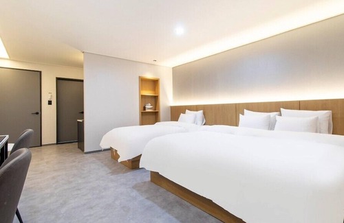 Hwaseong Hotel | Hwaseong Stay13 Hotel