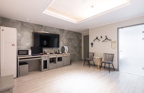 Hwaseong Hotel | Hwaseong Wolmun Lavender Onchen Hotel