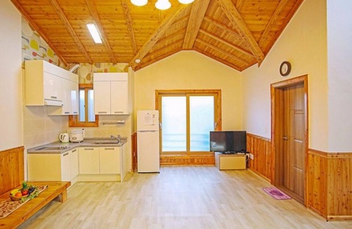 Goesan Casa | Hwayang Gyegok Domyeongsan Pension