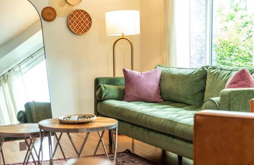 Lake Geneva Casa | HWY Chalet Centrally located to area attractions