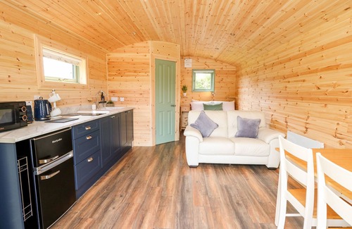 Llandrindod Wells Cabaña | HWYL, romantic, character holiday cottage in Llandrindod Wells