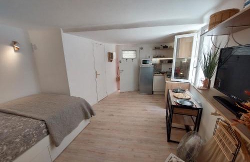 Hyeres City Centre Apartamento | Hyères studio refait à neuf dans la cité médiévale