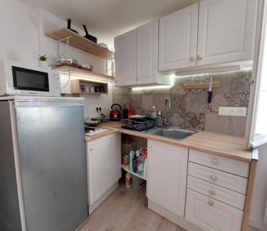 Hyeres City Centre Apartamento | Hyères studio refait à neuf dans la cité médiévale