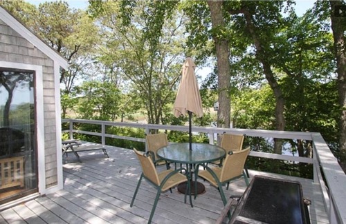 Hyannis Port Casa | Harbor Village - vista al mar, a pie de playa privada.
