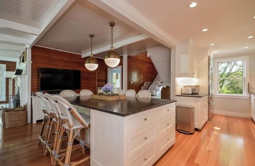 Hyannis Port Casa | Hyannis Port Grand Dame! Luxury rental with pool and hot tub. RPMS021